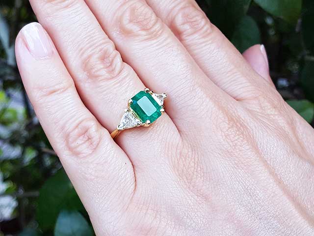 Emerald-cut ladies emerald rings