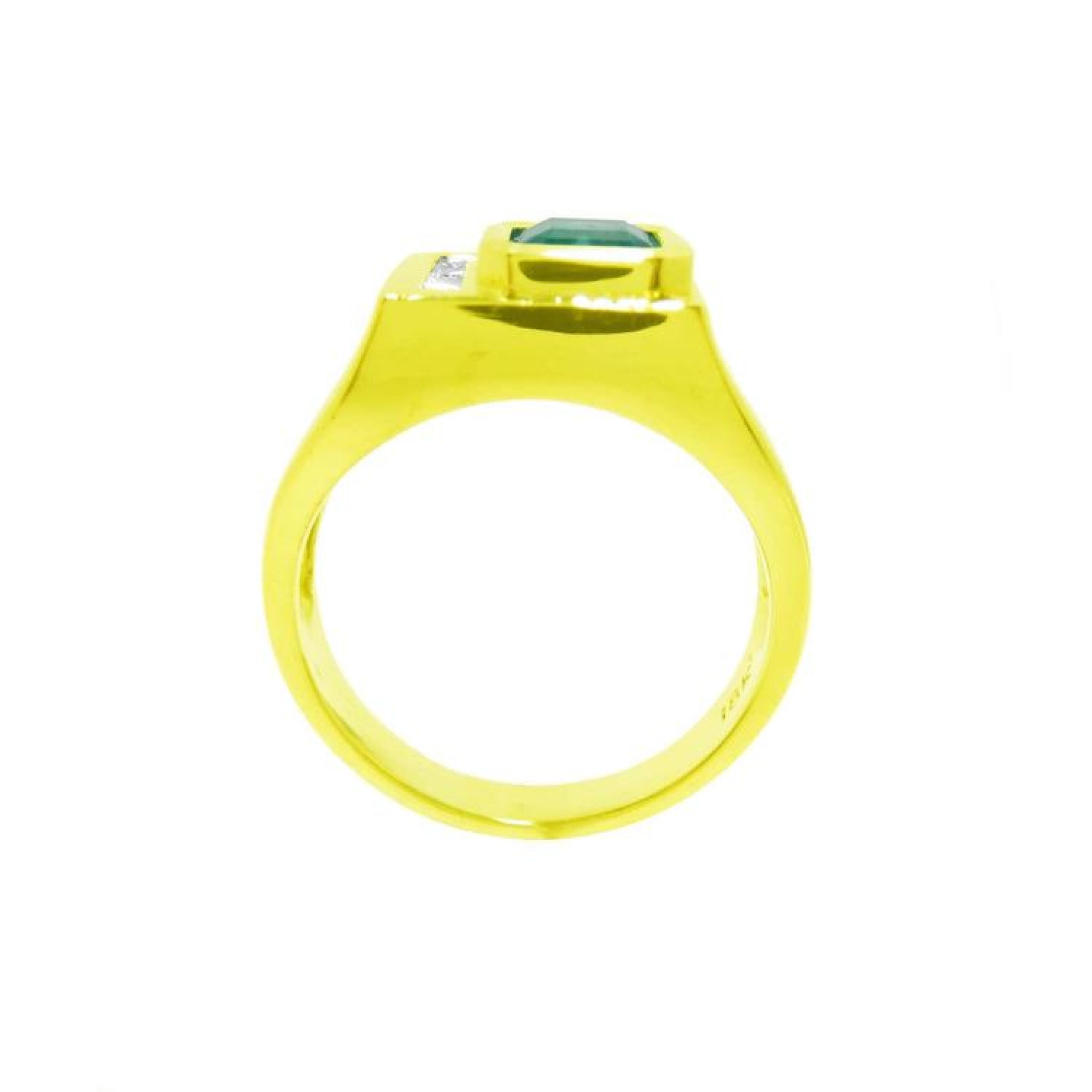 Men's 18K yellow gold ring with a rectangular emerald and channel-set princess-cut diamonds.