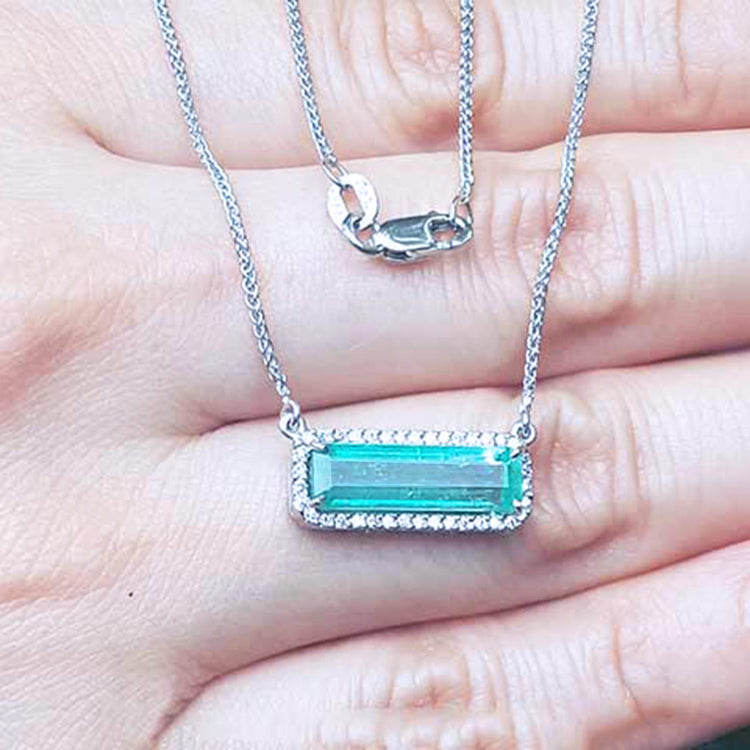Authentic Colombian Emerald necklace elongated natural Muzo mine 3.48 carats east west orientation in 18k white gold