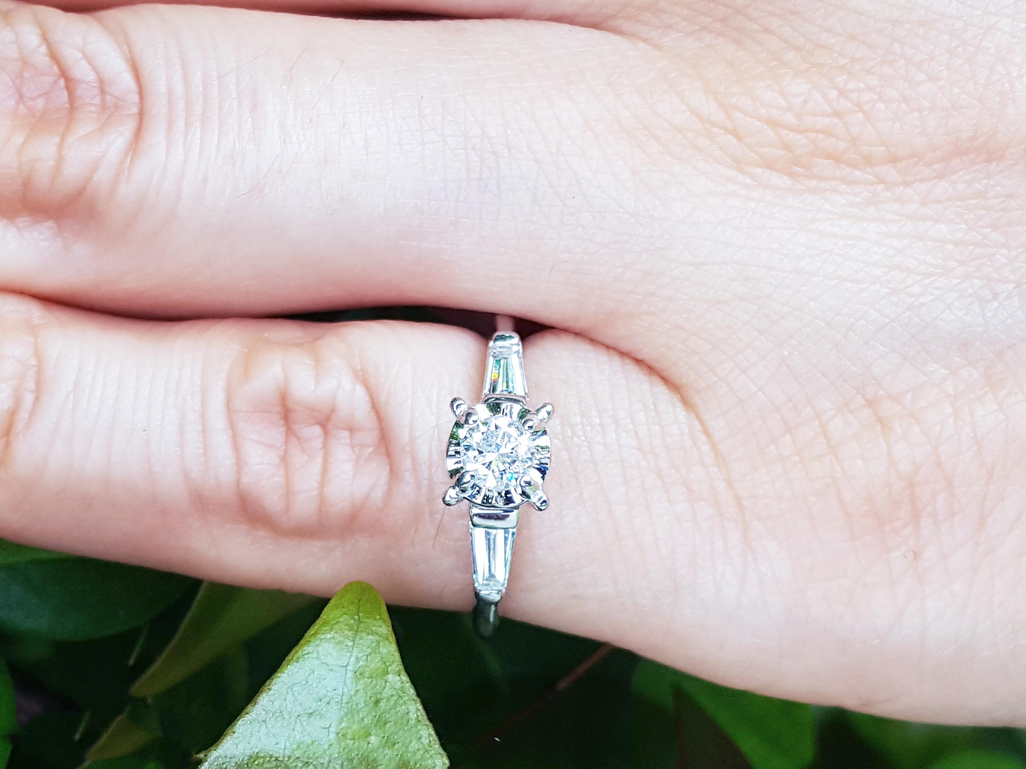 Natural diamond ring for women