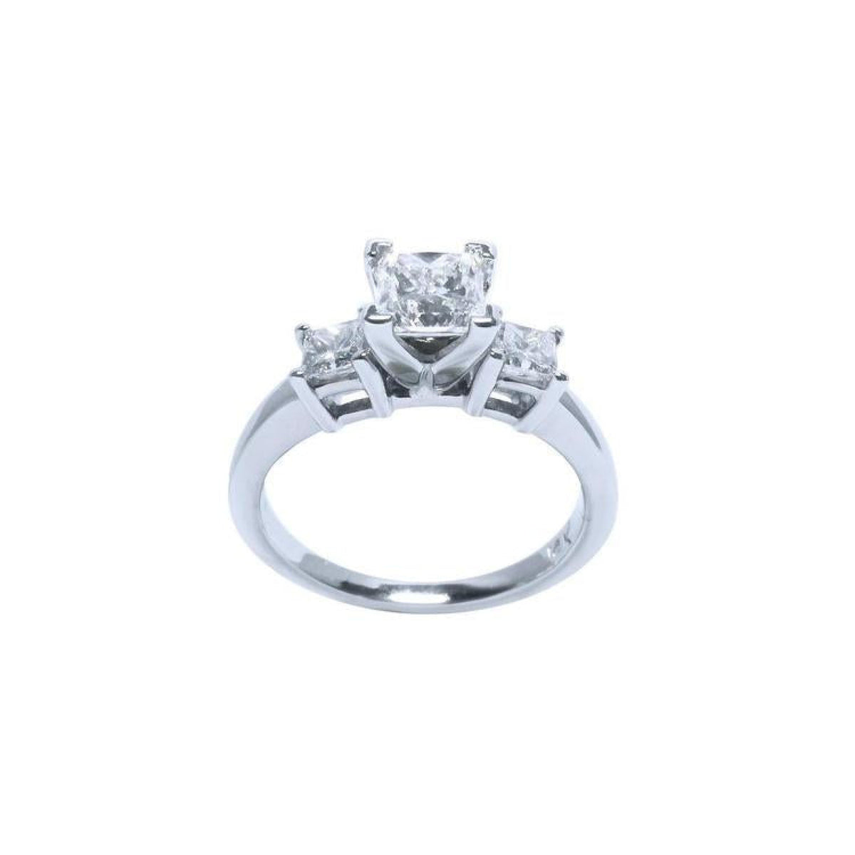 White gold 14K three-stone princess cut diamond ring with a central stone and two side diamonds.