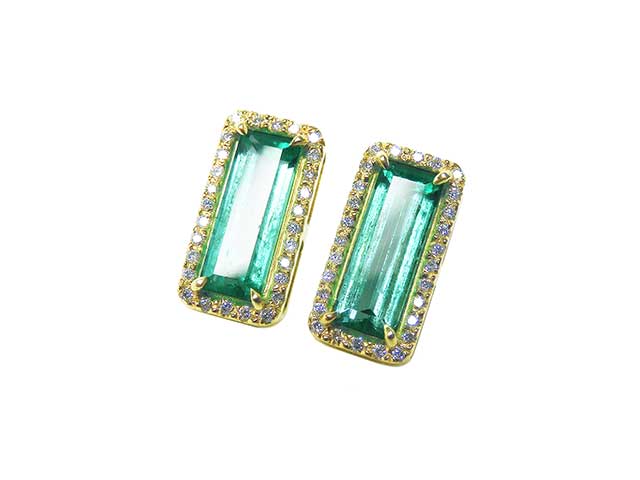 Hand made solid gold emerald earrings