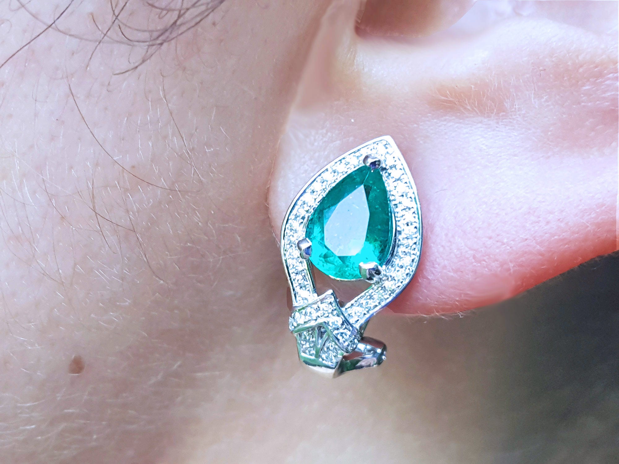 Clip post Emerald halo diamond earrings