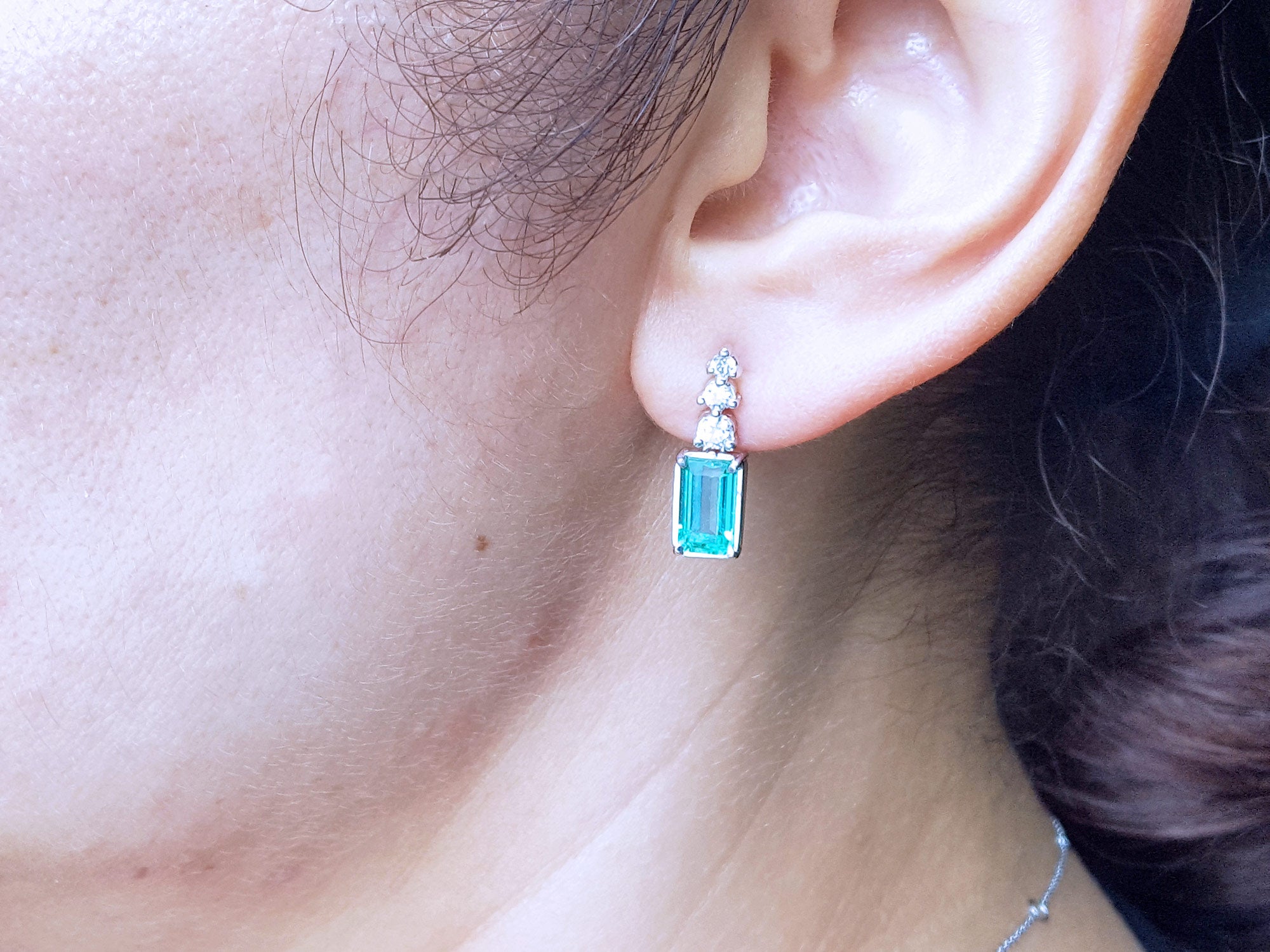 Colombian emerald earrings and pendant set