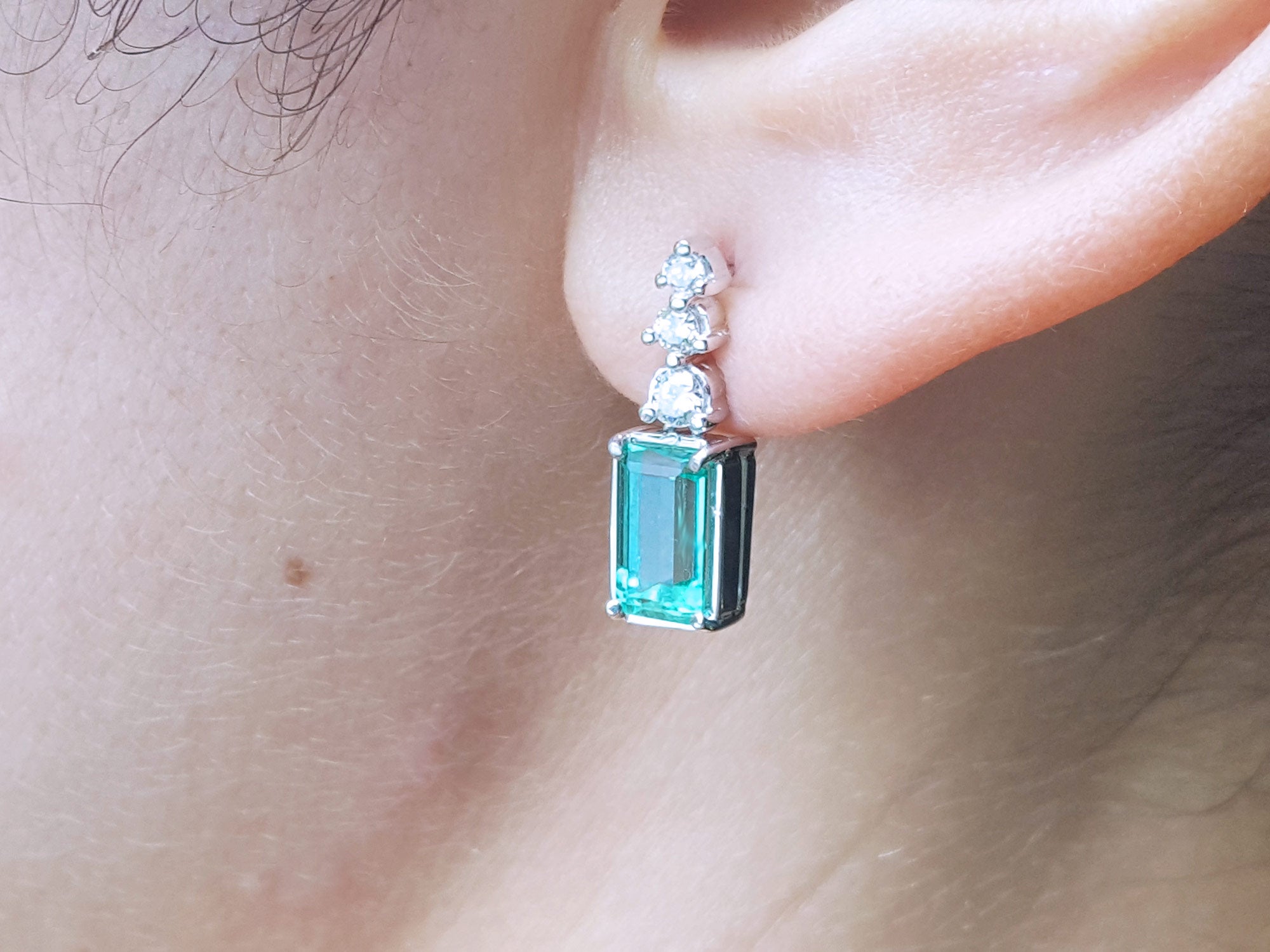 Muzo Colombian emerald earrings and pendant set