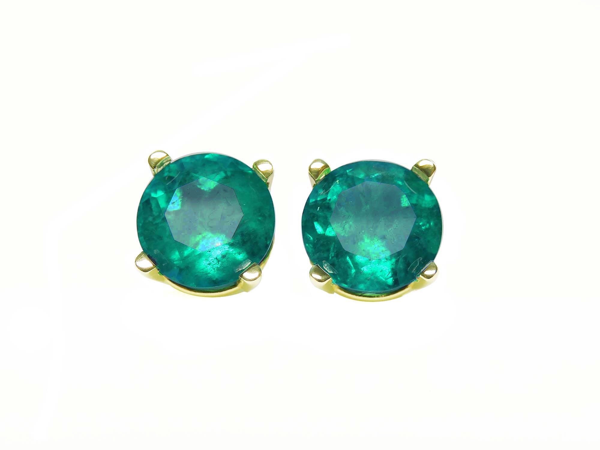 Colombian emerald stud earrings