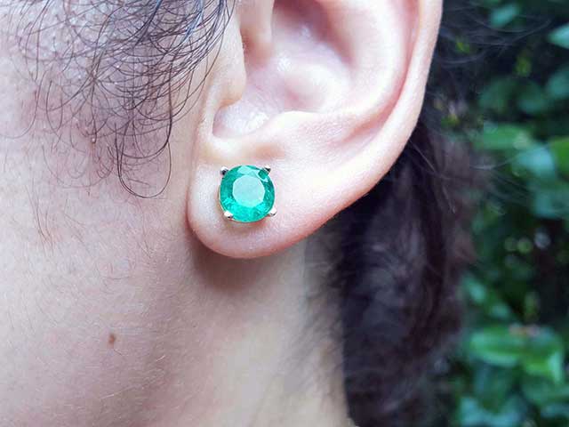 Stud earrings Colombian emeralds