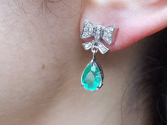 Real emerald stud earrings for sale