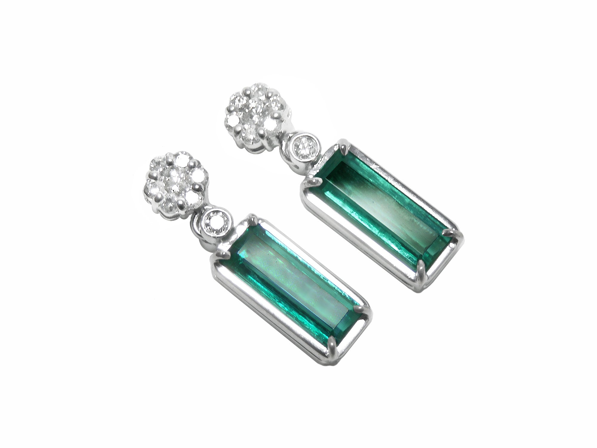 Colombian emerald and diamond earrings
