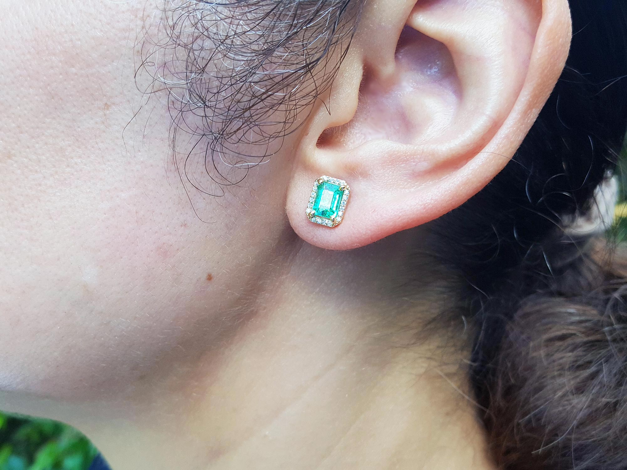 real emerald stud earrings