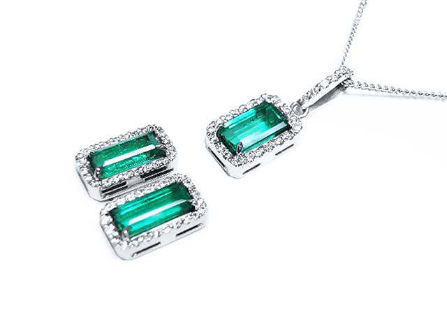 Halo diamonds emerald earrings