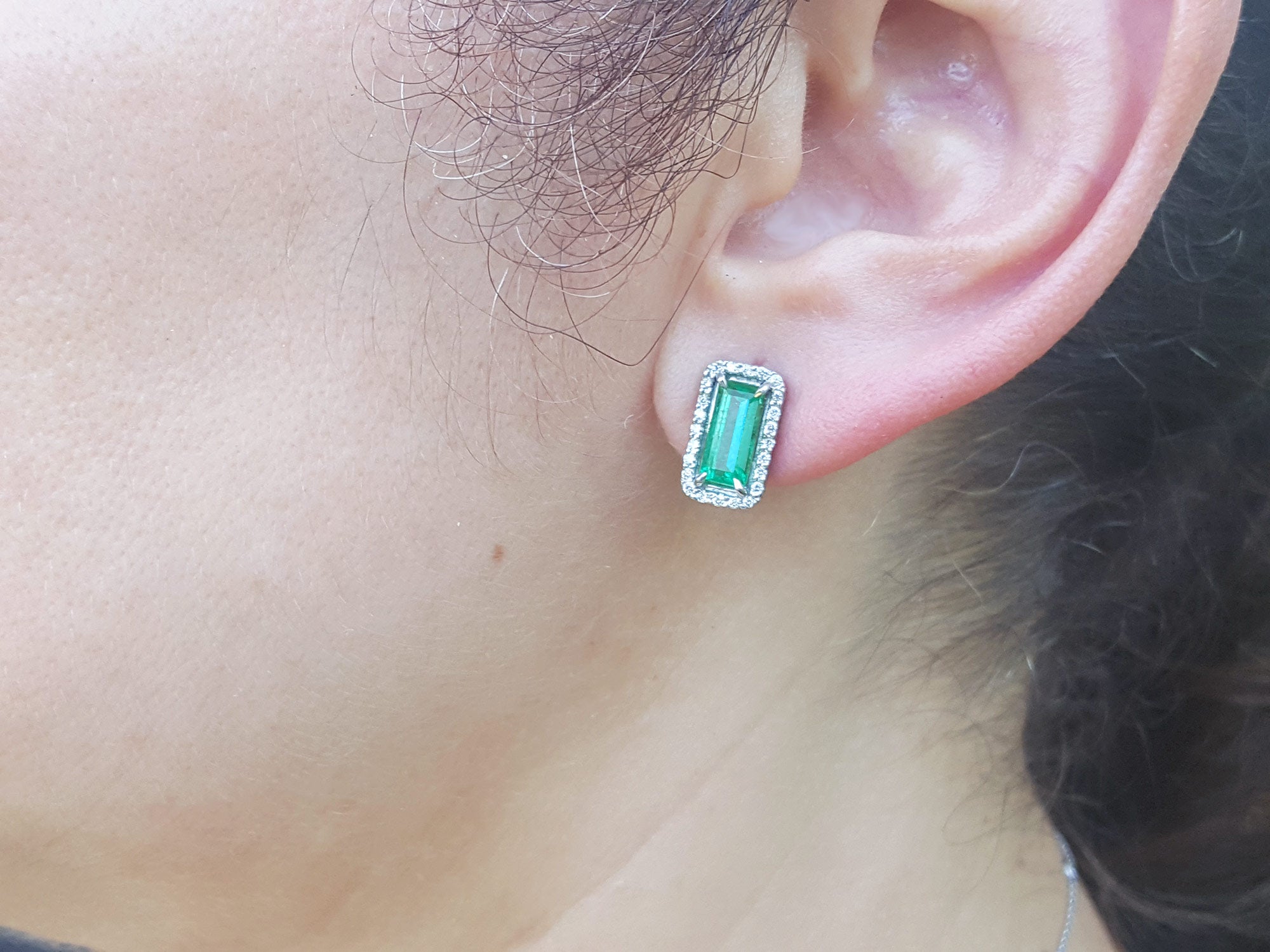 Brial&#39;s birthday emerald stud earrings
