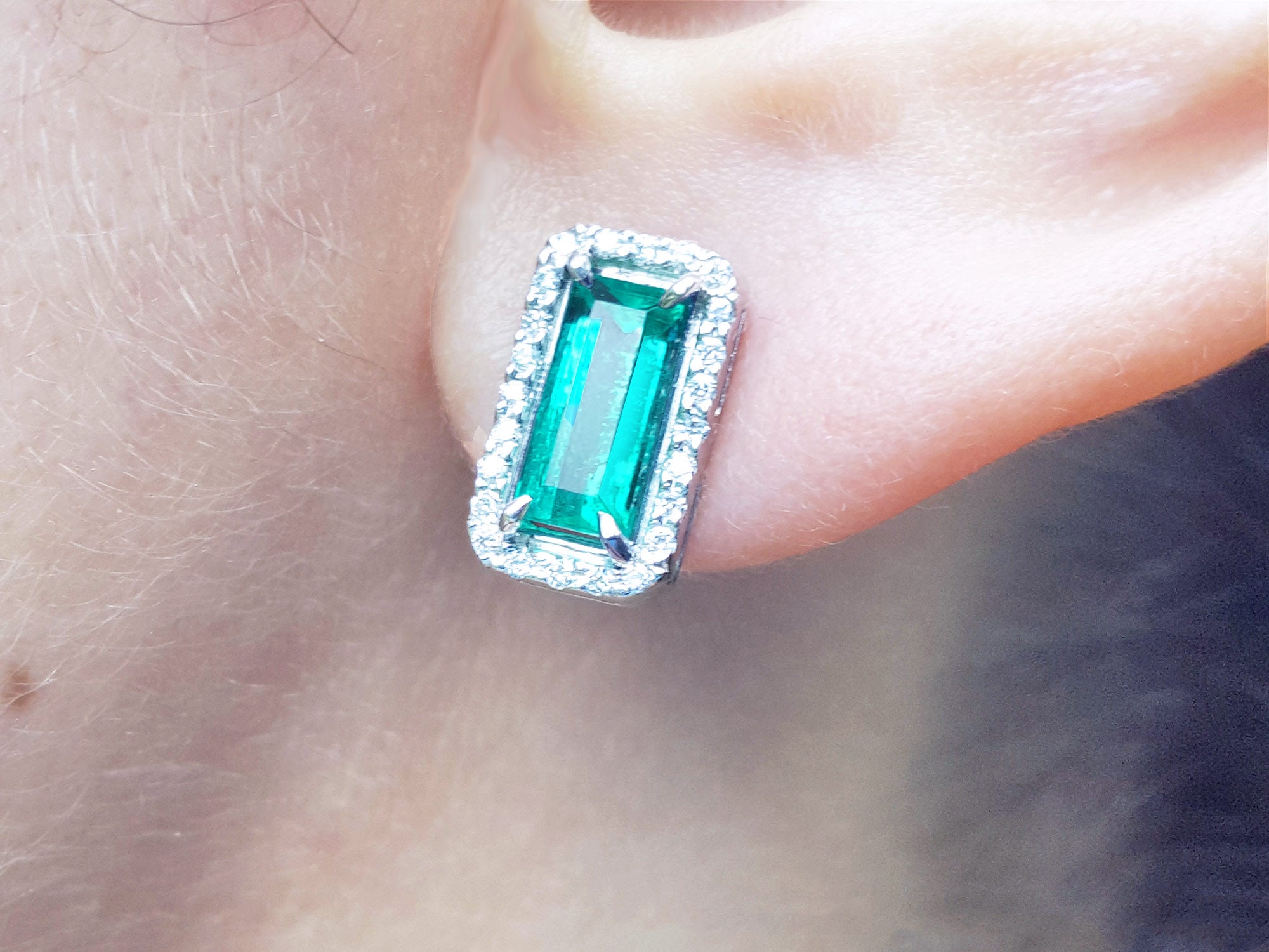 Gift for Mother's Day emerald stud earrings