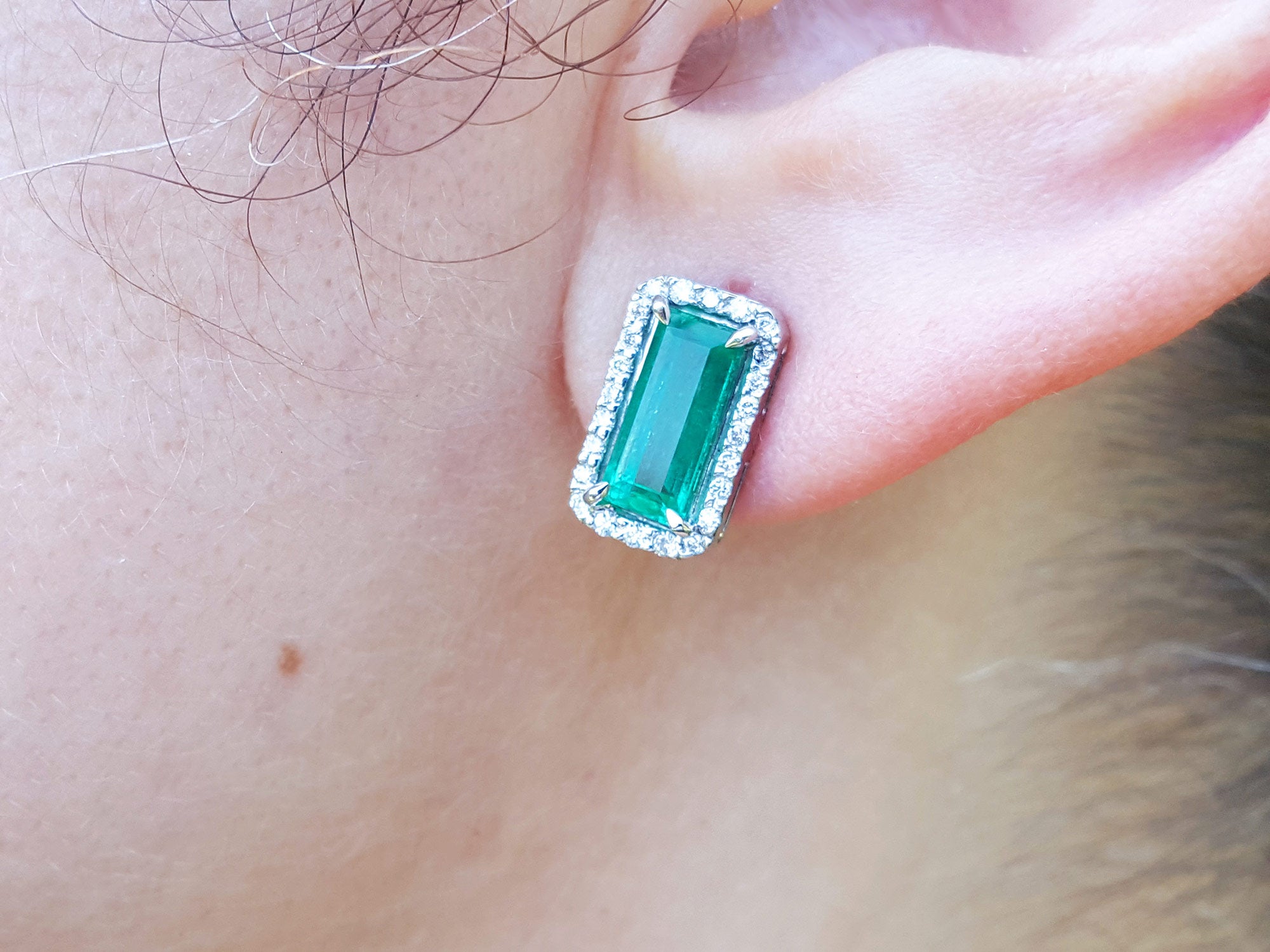 Natural emerald and diamond stud earrings