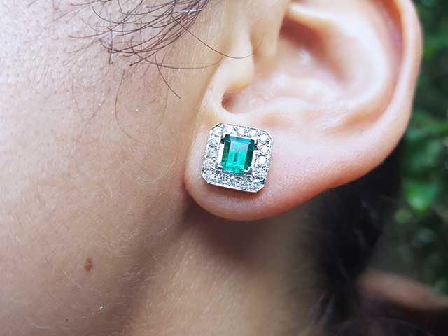 Emerald-cut halo diamond emeald earrings