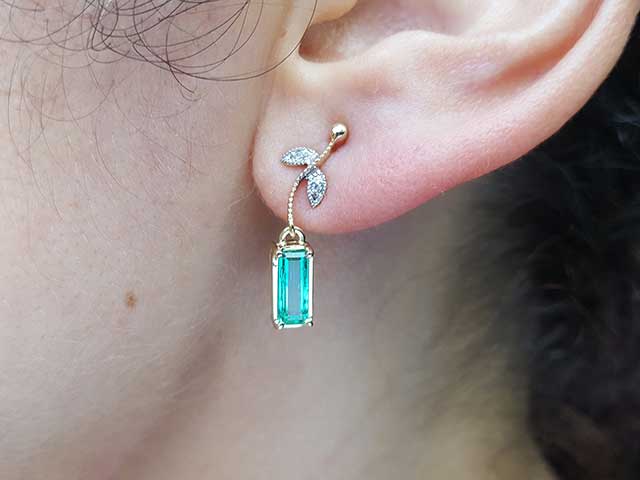 Leaf emerald earrings