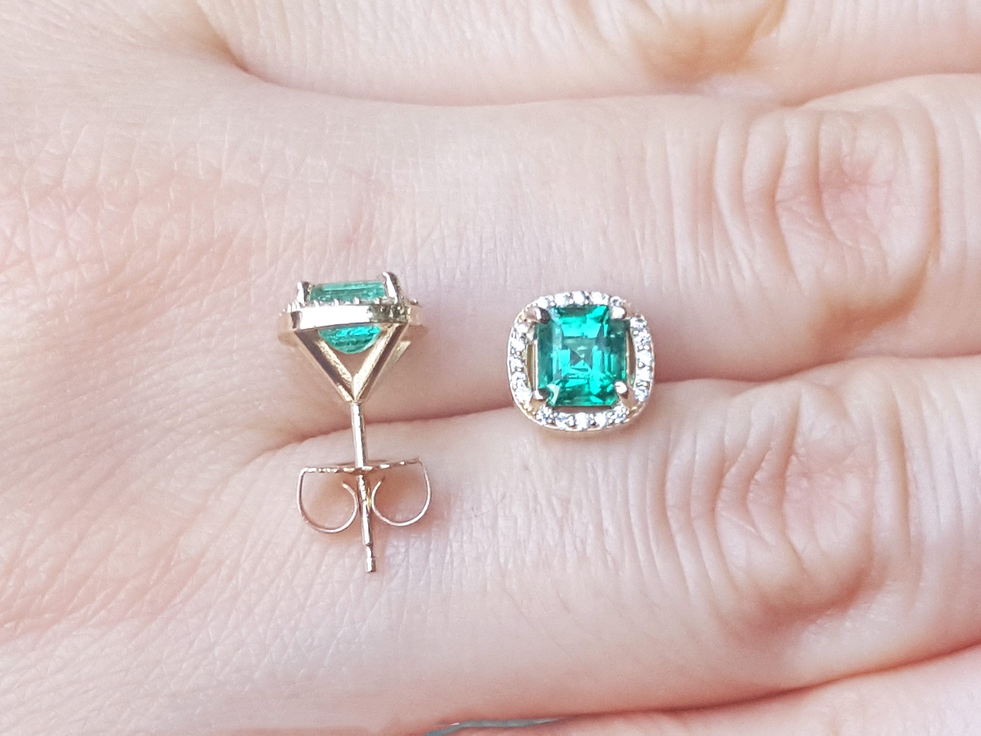Mother’s Day halo emerald stud earrings