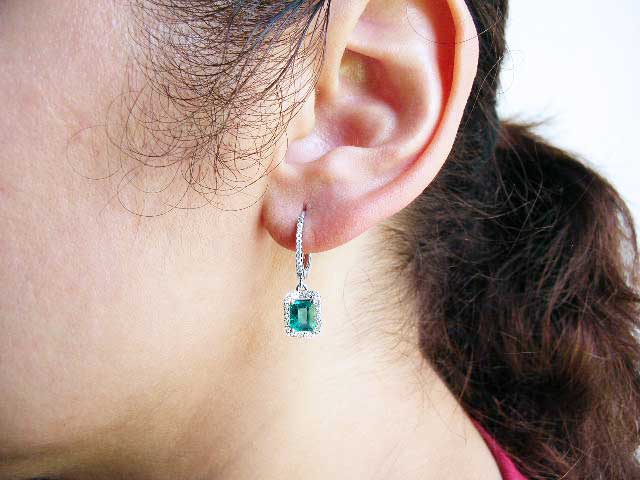 Colombian emerald dangling earrings
