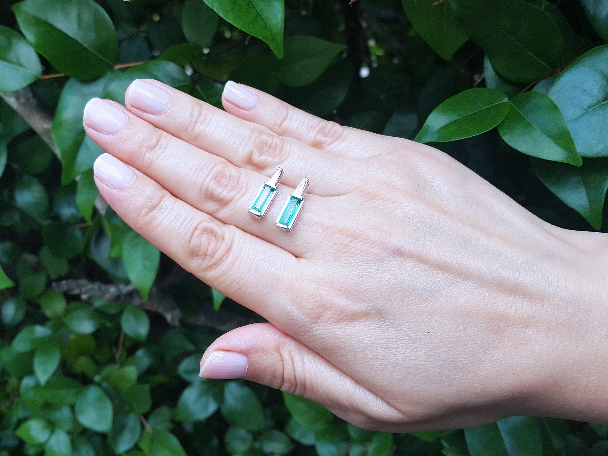 Mother&#39;s Day Baguette emerald stud earrings