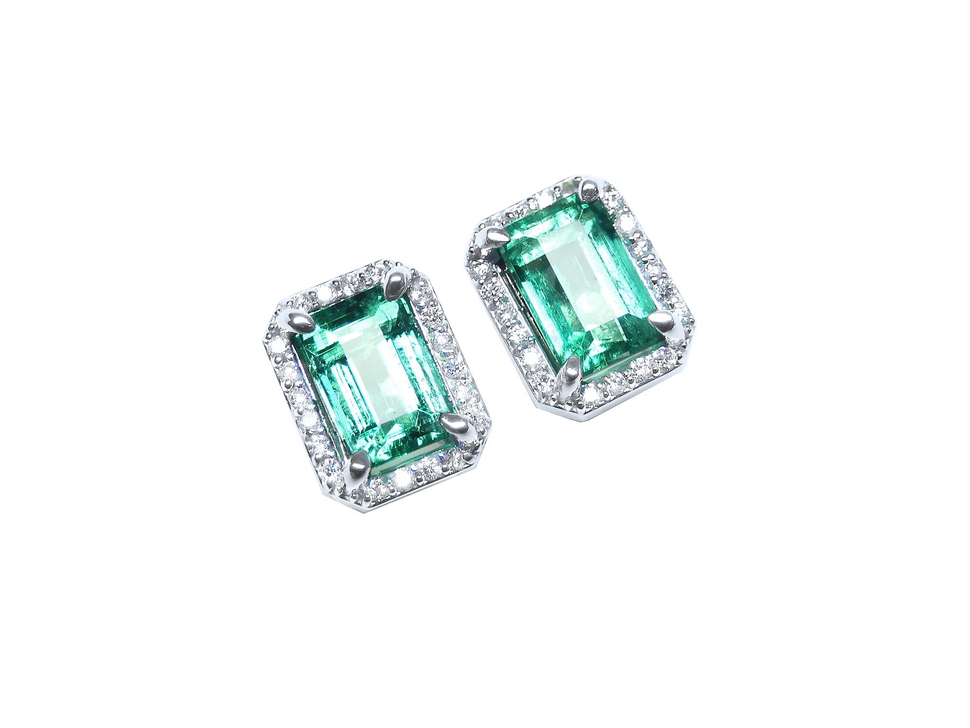 Colombian emerald stud earrings