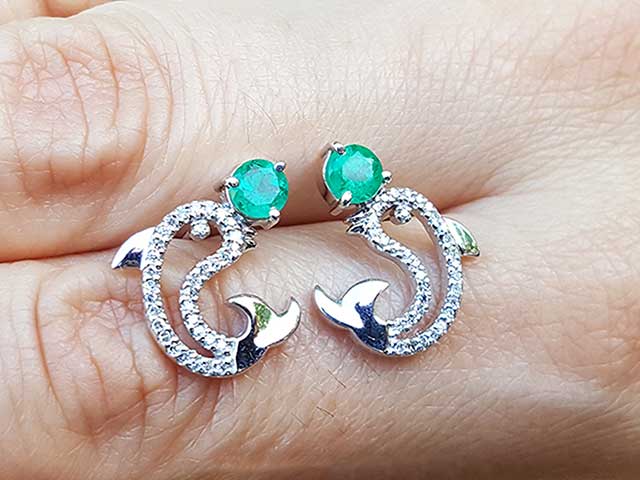 Genuine emerald dolphine stud earrings