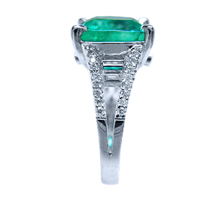 Emerald and natural diamond rings for women