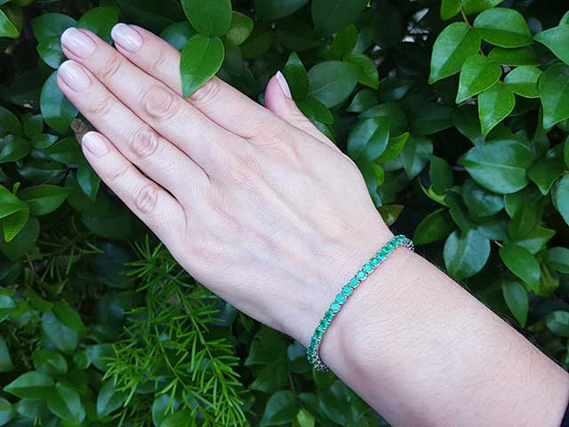 Colombian emerald tennis bracelet