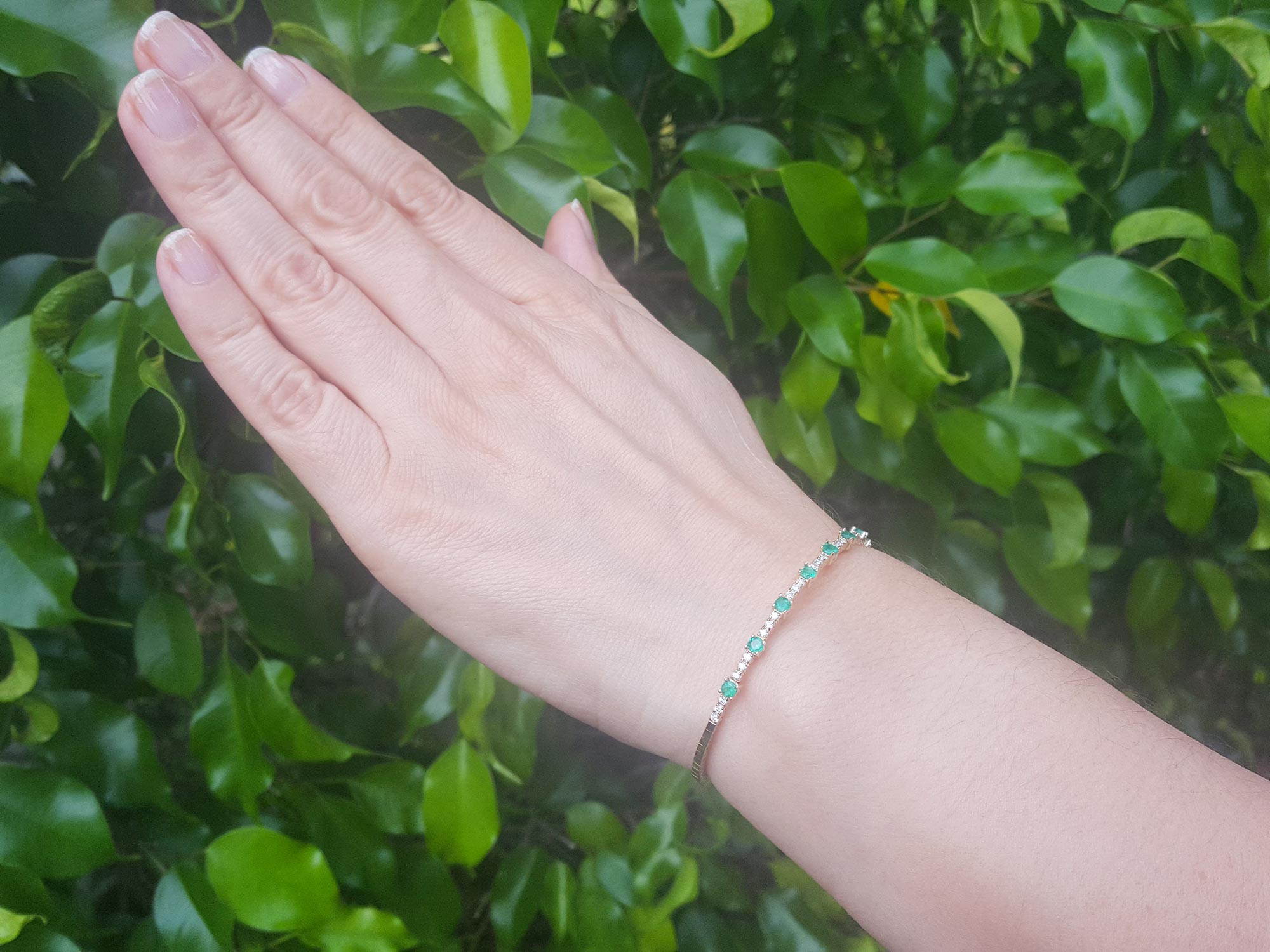 14k emerald bangle bracelet