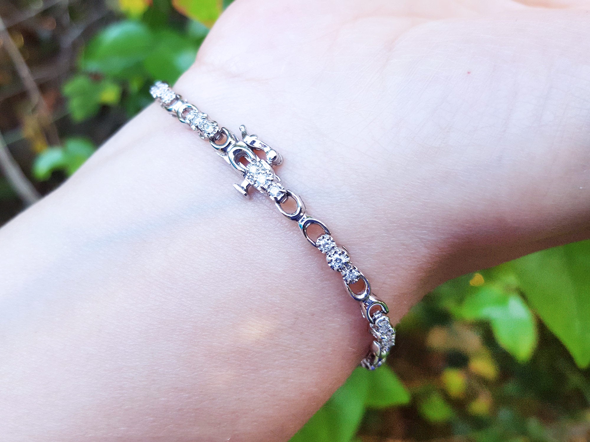 White gold Emerald bracelets for sale
