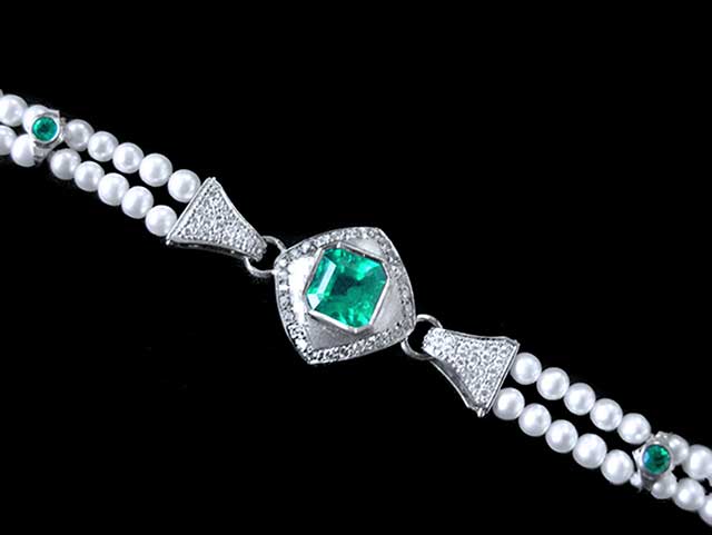 Natural emerald and pearls bracelet for sale