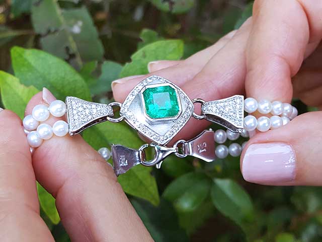 Muzo born real emerald bracelet for sale