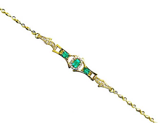 Emerald and diamond fine jewelry bracelet