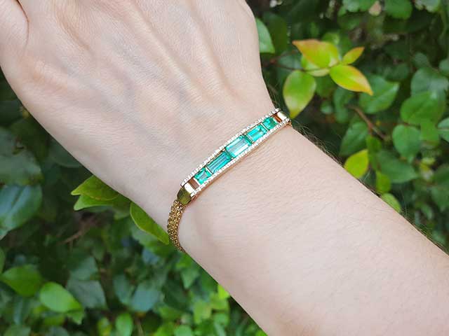 14K Solid gold emerald bracelet