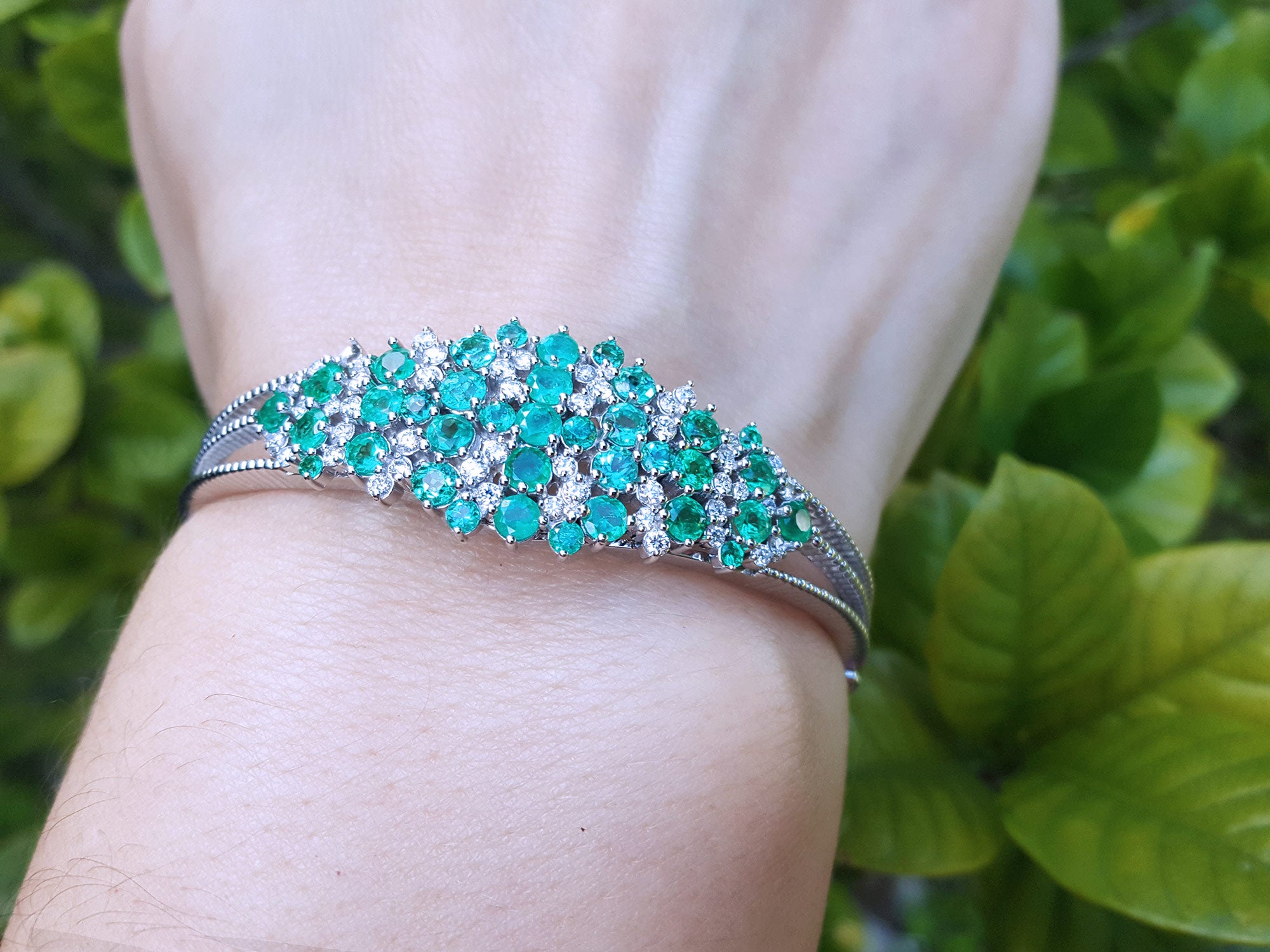 Women's emerald jewelry for sale in USA