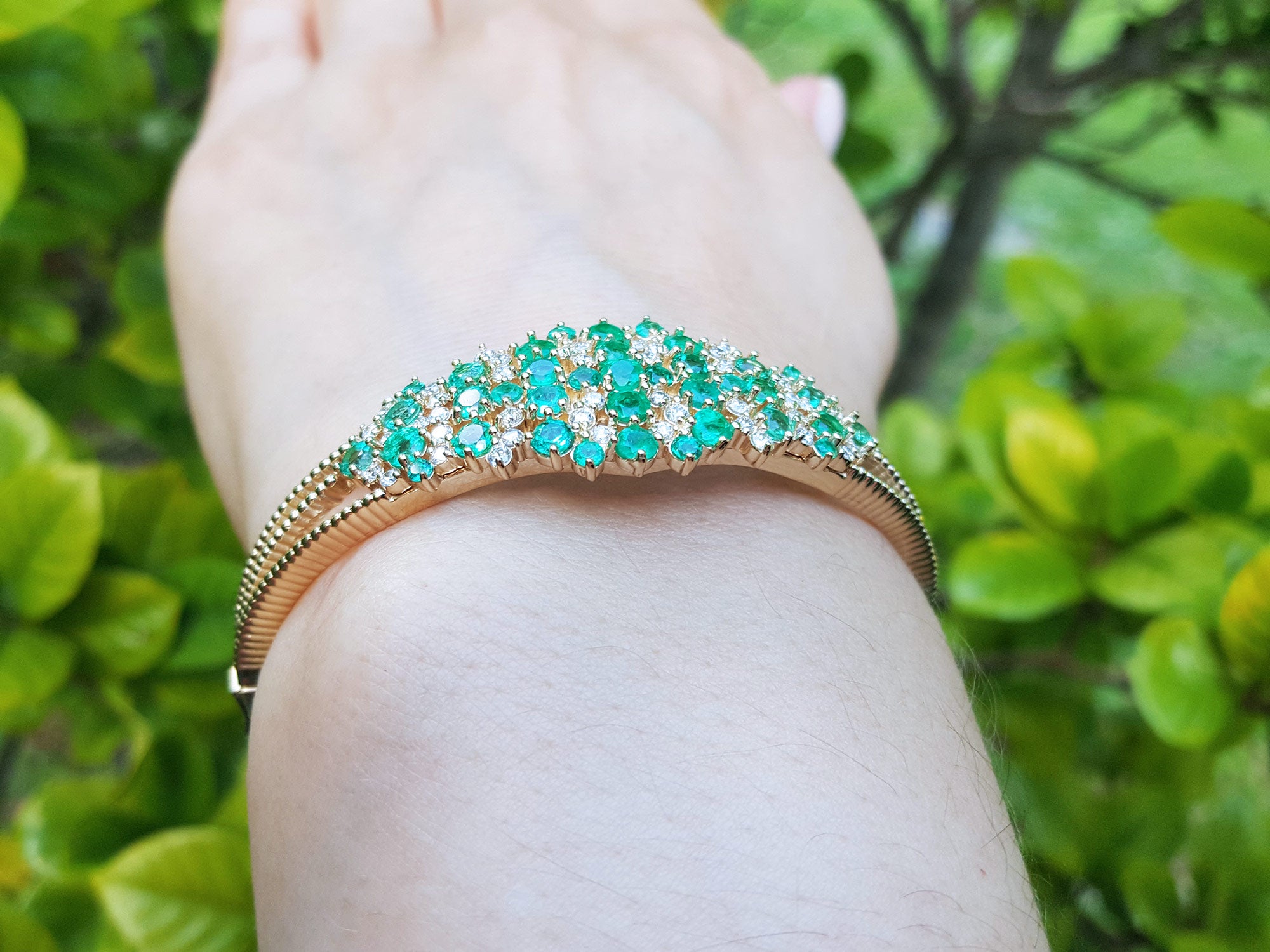 Round cut emerald bangle bracelets
