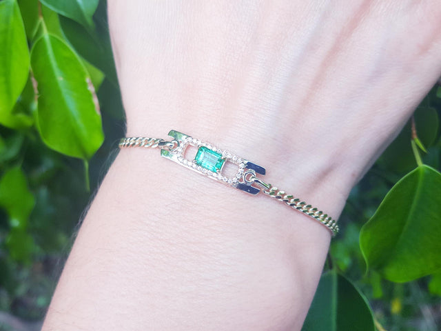 Unique emerald gold bracelet