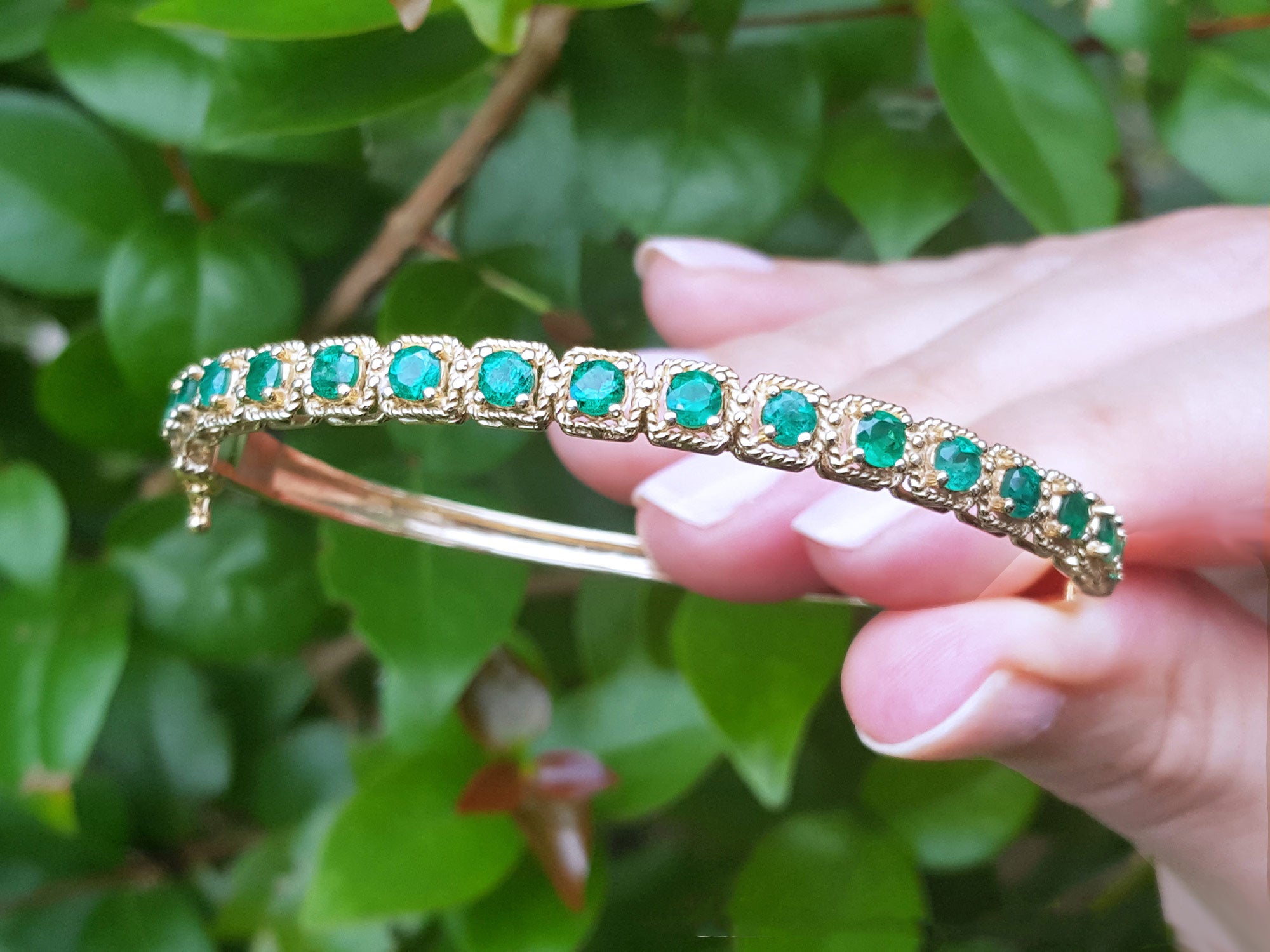 Round cut emerald bangle bracelets