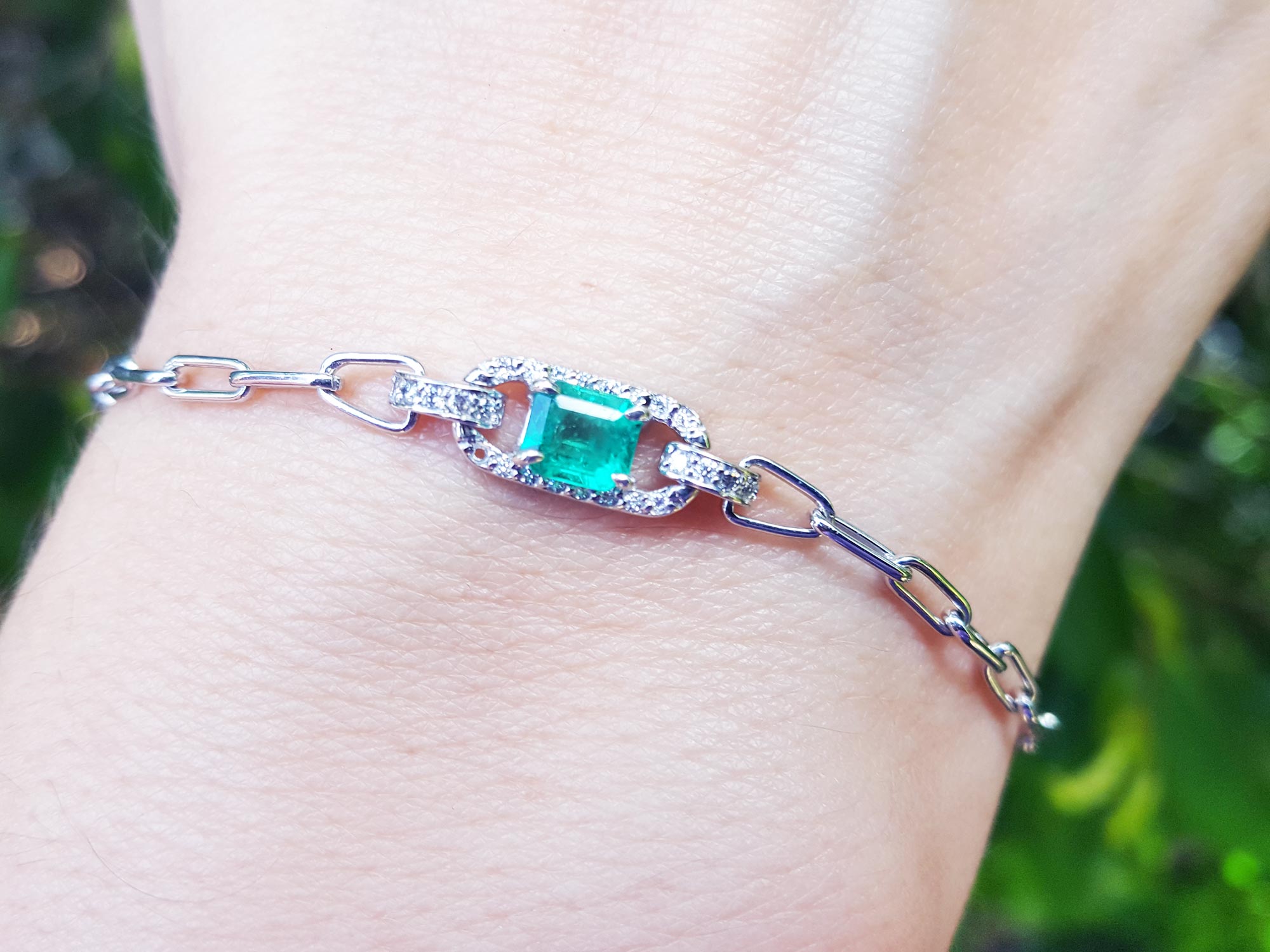 Emerald and diamond bracelet