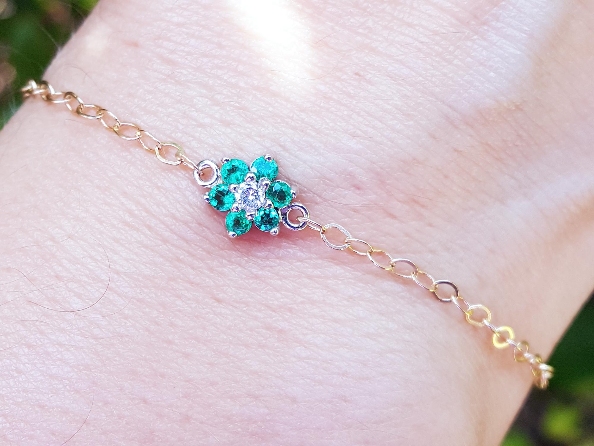 Cluster emerald and diamond bracelet