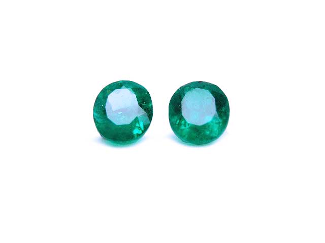Real emeralds oval cut for sale