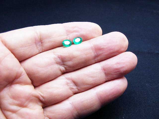 Natural Muzo emeralds for sale-7