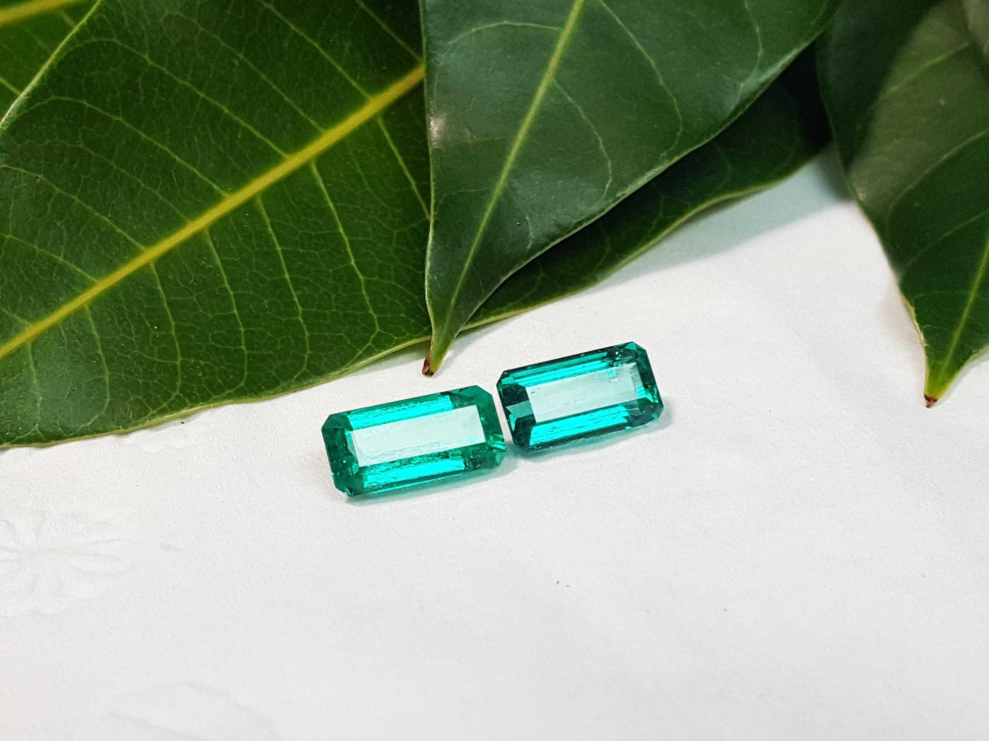 loose emeralds matching pair
