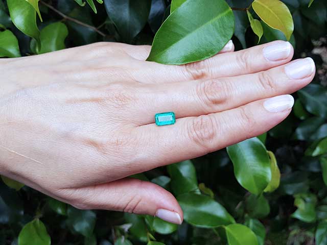Real Colombian emeralds for sale emerald-cut