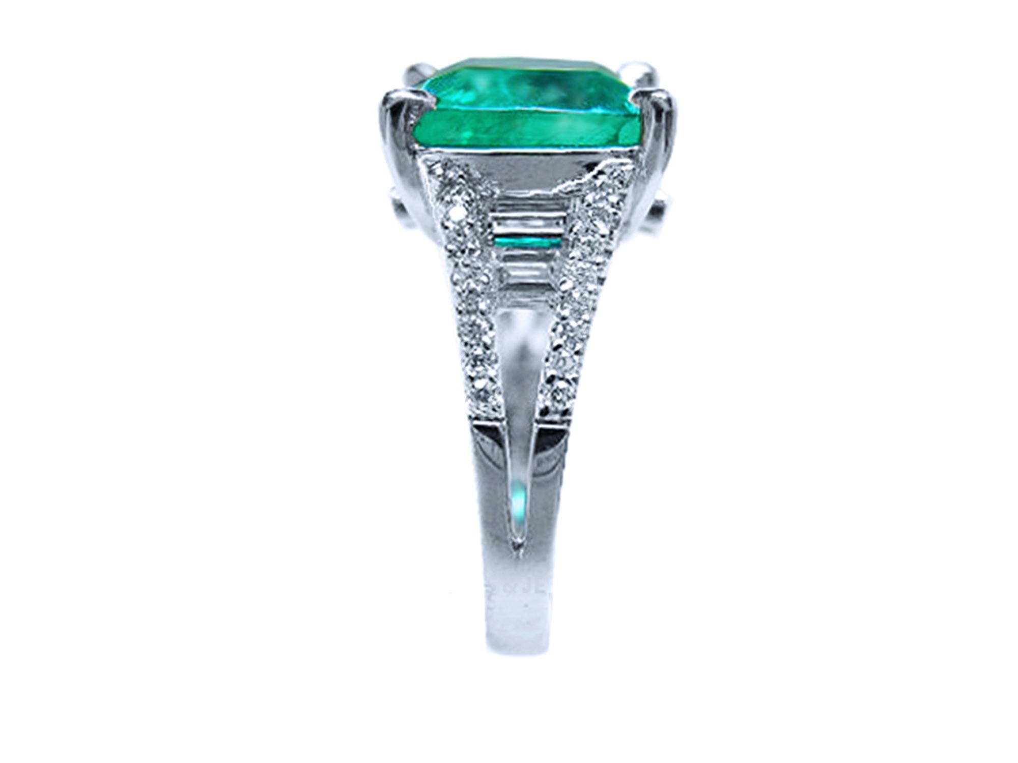 18K emerald ring