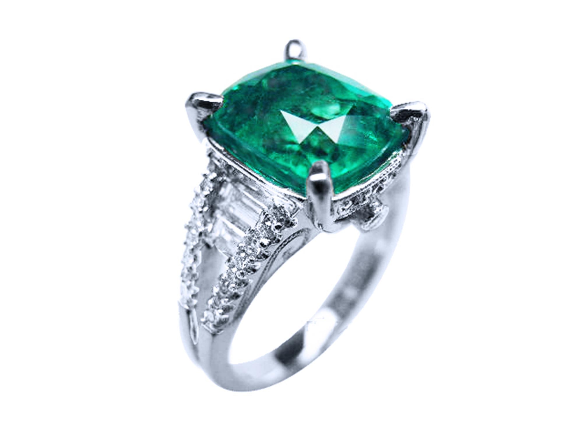 White gold emerald ring