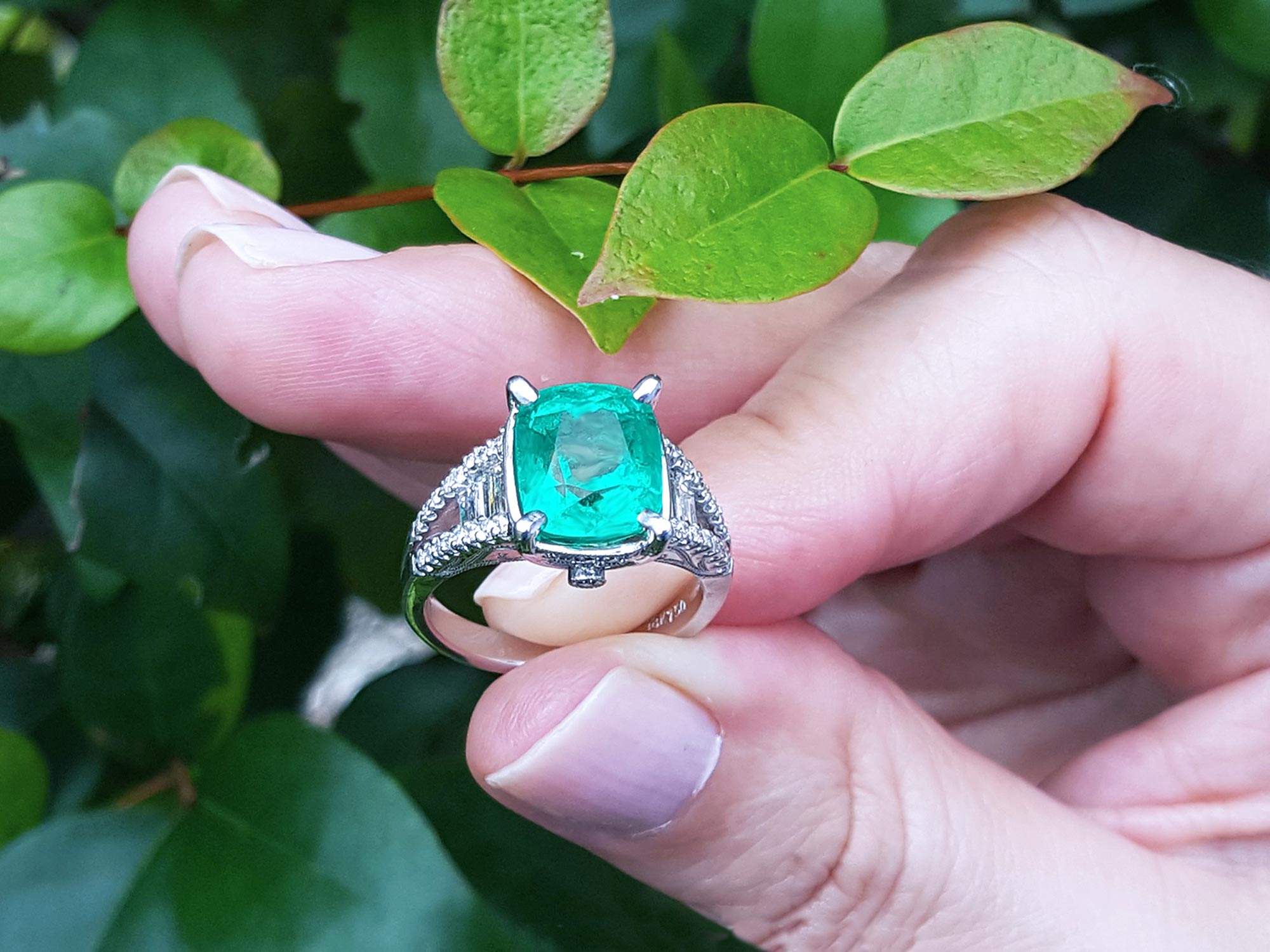 Authentic Colombian emerald ring
