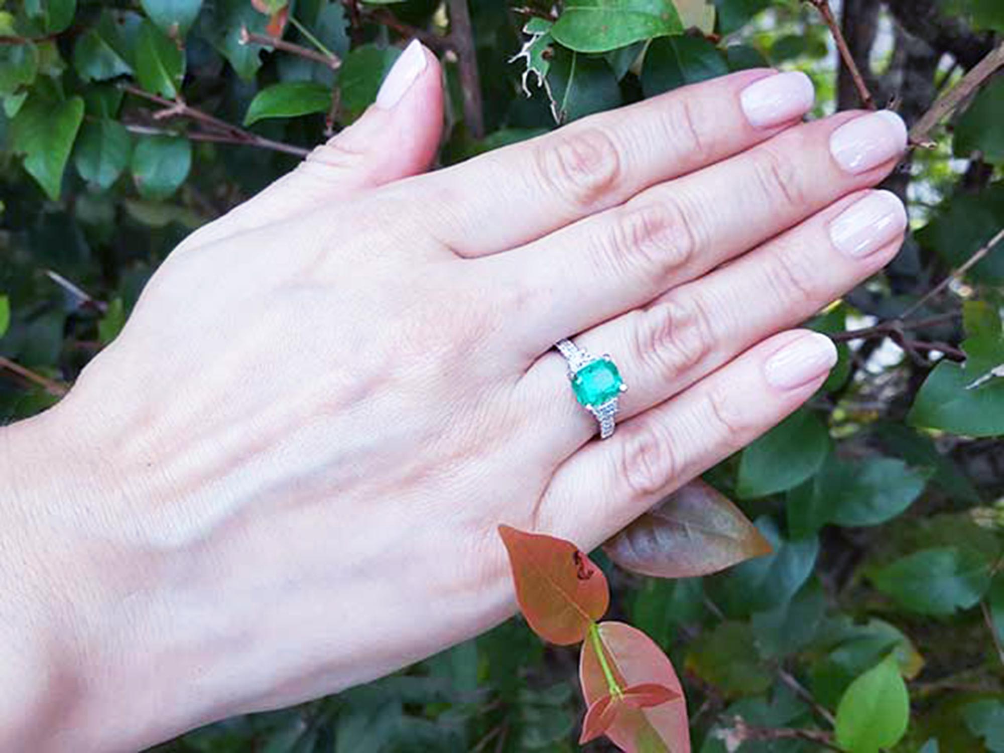 Anillo con esmeralda de Muzo Colombia