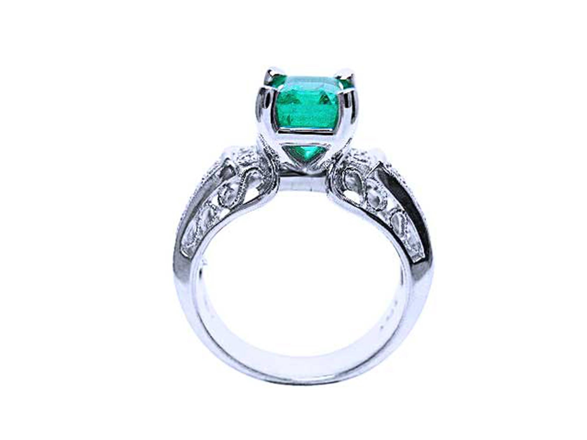 18K emerald ring