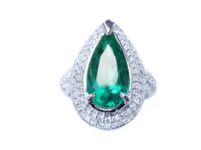 Unique emerald gold rings