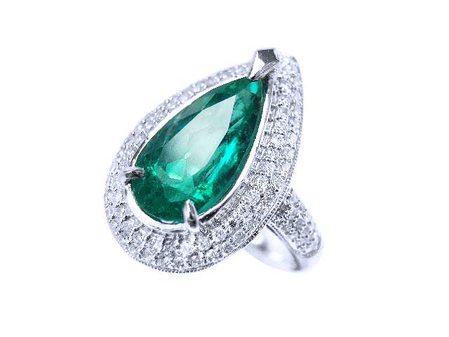 Emerald rings for sale